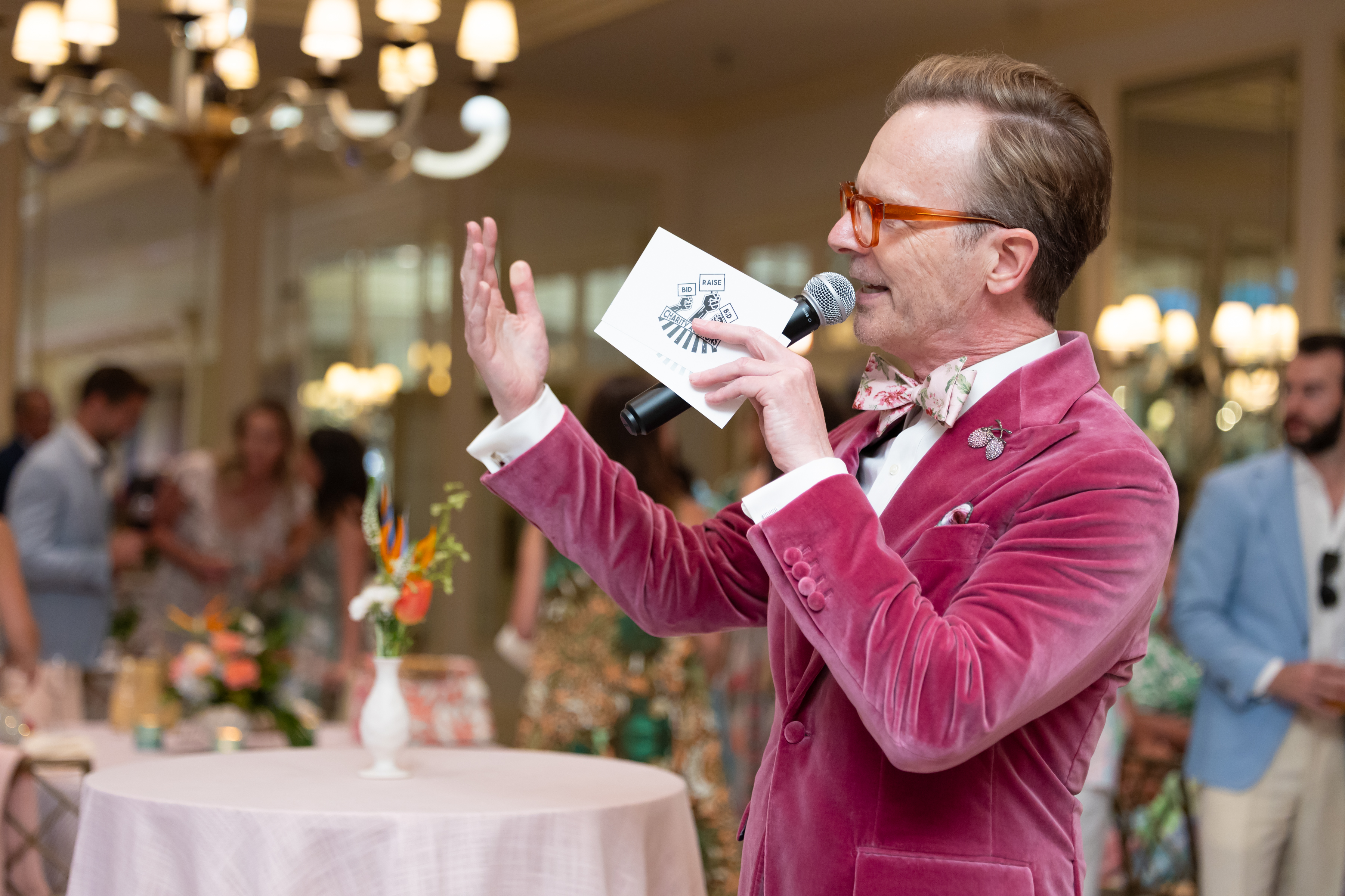 Auctioneer Chris Hensley